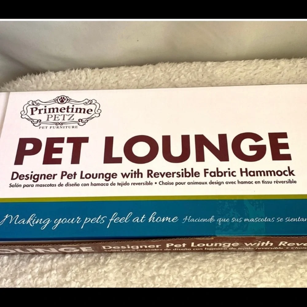 NWOT-Pet Lounge With Reversible Fabric Hammock